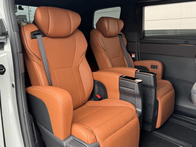 ヴェルファイアハイブリッド Z プレミア 本革ブラウン内装 13.2型有機EL後席モニター デジタルインナーミラー 左右独立ムーンルーフ ヘッドアップディスプレイ アドバンスドライブ&パーク 置くだけ充電 アクセサリーコンセント 純正19AW(32枚目)