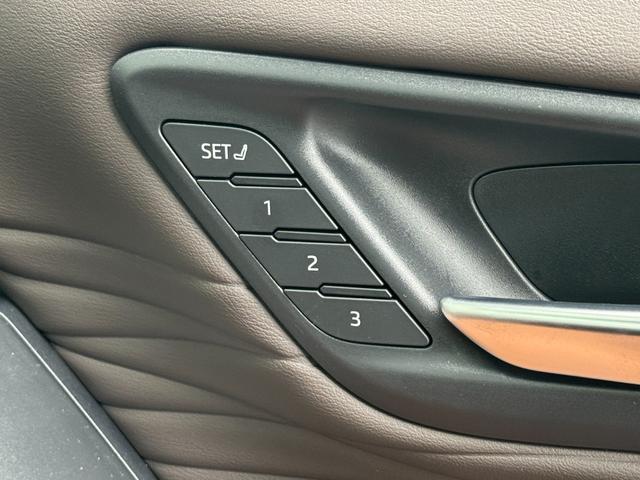 ヴェルファイアハイブリッド Z プレミア 本革ブラウン内装 13.2型有機EL後席モニター デジタルインナーミラー 左右独立ムーンルーフ ヘッドアップディスプレイ アドバンスドライブ&パーク 置くだけ充電 アクセサリーコンセント 純正19AW(46枚目)