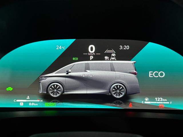 ヴェルファイアハイブリッド Z プレミア 本革ブラウン内装 13.2型有機EL後席モニター デジタルインナーミラー 左右独立ムーンルーフ ヘッドアップディスプレイ アドバンスドライブ&パーク 置くだけ充電 アクセサリーコンセント 純正19AW(66枚目)