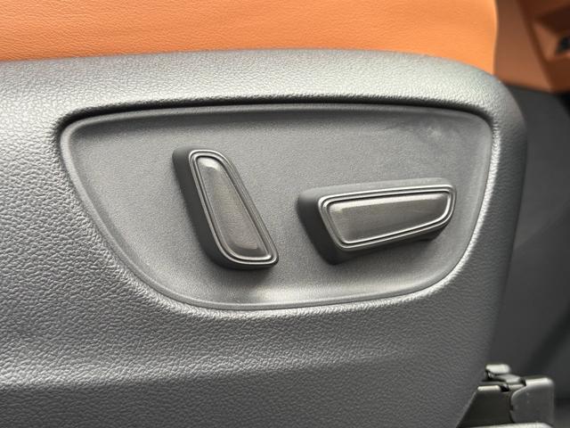 ヴェルファイアハイブリッド Z プレミア 本革ブラウン内装 13.2型有機EL後席モニター デジタルインナーミラー 左右独立ムーンルーフ ヘッドアップディスプレイ アドバンスドライブ&パーク 置くだけ充電 アクセサリーコンセント 純正19AW(68枚目)