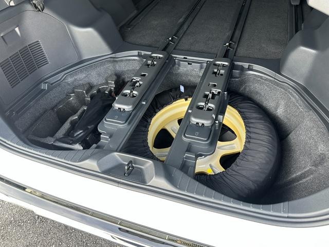 ヴェルファイアハイブリッド エグゼクティブラウンジ 黒本革 モデリスタエアロ オプション19インチアルミホイール JBLプレミアサウンドシステム+リヤエンターテイメント デジタルミラー 左右独立ムーンルーフ 14型コネクトナビ ヘッドアップディスプレイ(72枚目)