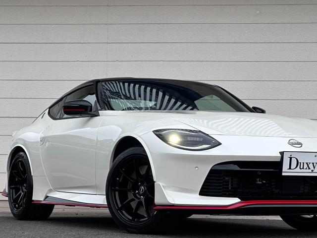 フェアレディZ ニスモ 9インチニッサンコネクトナビ 9速AT パドルシフト バックカメラ BOSEサウンドシステム 空気圧警報システム NISMO専用RECAROシート・サスペンション・レッドキャリパー・Rays製19AW(22枚目)