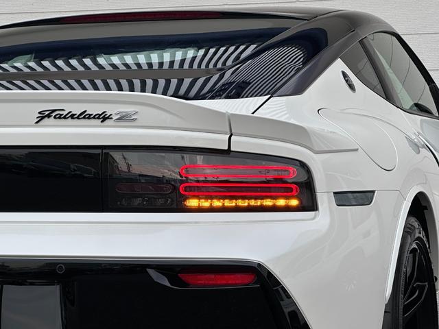 フェアレディZ ニスモ 9インチニッサンコネクトナビ 9速AT パドルシフト バックカメラ BOSEサウンドシステム 空気圧警報システム NISMO専用RECAROシート・サスペンション・レッドキャリパー・Rays製19AW(26枚目)