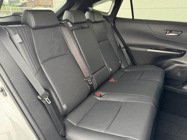 ハリアーハイブリッド Z レザーパッケージ 調光パノラマルーフ 12.3型コネクティッドナビ JBLプレミアサウンドシステム ドラレコ付デジタルミラー シートヒーター&クーラー シートメモリー HUD ステアリングヒーター BSM フルセグTV(33枚目)