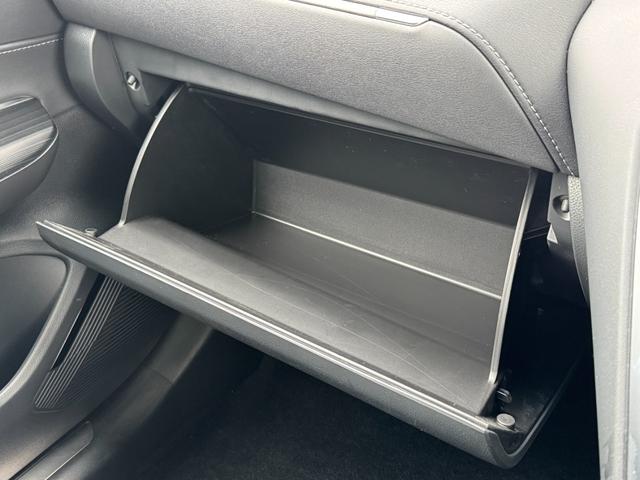 ハリアーハイブリッド Z レザーパッケージ 調光パノラマルーフ 12.3型コネクティッドナビ JBLプレミアサウンドシステム ドラレコ付デジタルミラー シートヒーター&クーラー シートメモリー HUD ステアリングヒーター BSM フルセグTV(40枚目)