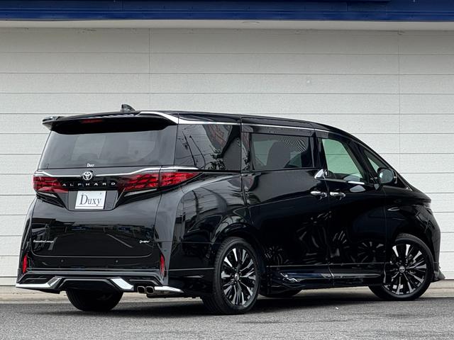 アルファードハイブリッド エグゼクティブラウンジ 内装ニュートラルベージュ 14型コネクトナビ JBLプレミアムサウンド リヤエンターテイメント デジタルミラー 左右独立ムーンルーフ CD/DVDデッキ スペアタイヤ 置くだけ充電 純正19インチAW(13枚目)