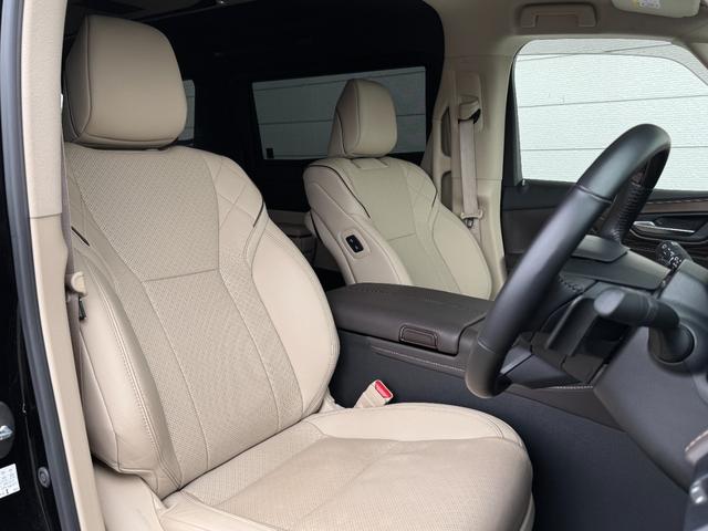 アルファードハイブリッド エグゼクティブラウンジ 内装ニュートラルベージュ 14型コネクトナビ JBLプレミアムサウンド リヤエンターテイメント デジタルミラー 左右独立ムーンルーフ CD/DVDデッキ スペアタイヤ 置くだけ充電 純正19インチAW(39枚目)