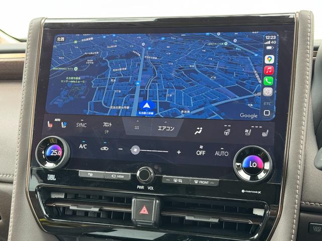 アルファードハイブリッド エグゼクティブラウンジ 内装ニュートラルベージュ 14型コネクトナビ JBLプレミアムサウンド リヤエンターテイメント デジタルミラー 左右独立ムーンルーフ CD/DVDデッキ スペアタイヤ 置くだけ充電 純正19インチAW(53枚目)