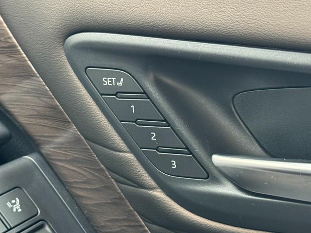 アルファードハイブリッド エグゼクティブラウンジ 内装ニュートラルベージュ 14型コネクトナビ JBLプレミアムサウンド リヤエンターテイメント デジタルミラー 左右独立ムーンルーフ CD/DVDデッキ スペアタイヤ 置くだけ充電 純正19インチAW(65枚目)