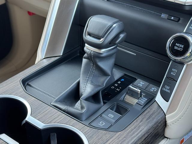 ランドクルーザー ZX 内装ベージュ モデリスタエアロ 12.3型JBLサウンドナビ クールボックス 寒冷地仕様 電動デフロック ルーフレールブラック 空気圧センサー ヒッチメンバー CD/DVD AC100V 純正20AW(59枚目)