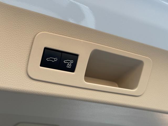 ランドクルーザー ZX 内装ベージュ モデリスタエアロ 12.3型JBLサウンドナビ クールボックス 寒冷地仕様 電動デフロック ルーフレールブラック 空気圧センサー ヒッチメンバー CD/DVD AC100V 純正20AW(75枚目)