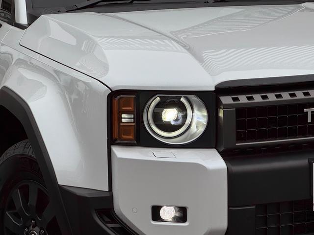 ランドクルーザー250 ZXファーストエディション 内装ブラウン 12.3型JBLコネクトナビ 丸目ヘッドランプ デジタルインナーミラー シートヒーター&クーラー ヘッドアップディスプレイ 置くだけ充電 電動格納サードシート シートメモリ 純正18AW(17枚目)