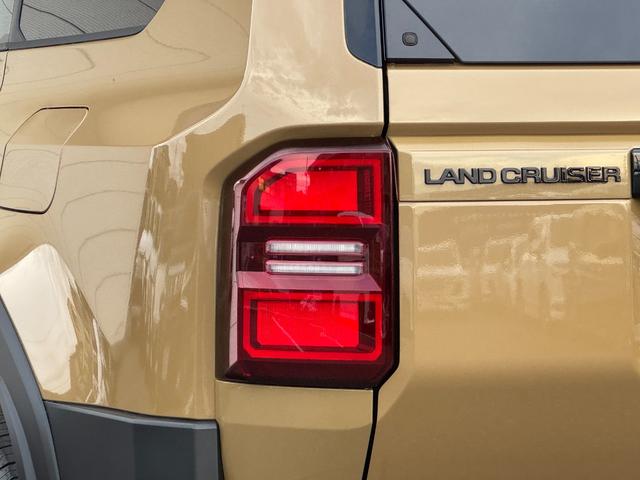 ランドクルーザー２５０ ＺＸファーストエディション　ブラウン内装　丸目ヘッドランプ　１２．３型ＪＢＬコネクトナビ　シートヒーター＆ベンチレーション　デジタルミラー　ヘッドアップディスプレイ　電動格納サードシート　置くだけ充電　ドラレコ前後　純正１８ＡＷ（27枚目）