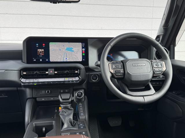 ランドクルーザー２５０ ＺＸファーストエディション　ブラウン内装　丸目ヘッドランプ　１２．３型ＪＢＬコネクトナビ　シートヒーター＆ベンチレーション　デジタルミラー　ヘッドアップディスプレイ　電動格納サードシート　置くだけ充電　ドラレコ前後　純正１８ＡＷ（34枚目）