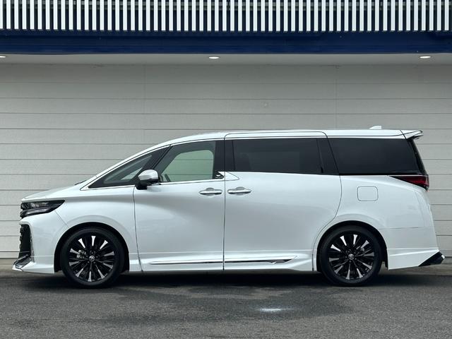 黒本革　モデリスタエアロ　オプション１９インチアルミホイール　ＪＢＬプレミアサウンドシステム＋リヤエンターテイメント　デジタルミラー　左右独立ムーンルーフ　１４型コネクトナビ　ヘッドアップディスプレイ