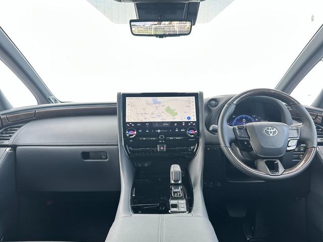 高級感があり、乗り心地の良い内装デザイン。