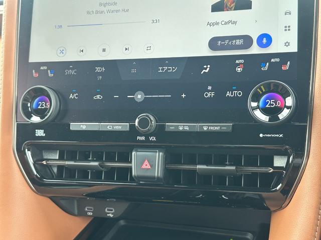 オートデュアルエアコンですので、運転席と助手席で別々の温度設定可能です。