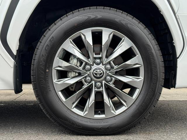 純正２０インチアルミホイール！お客様のご希望のホイールやタイヤへ変更可能です。