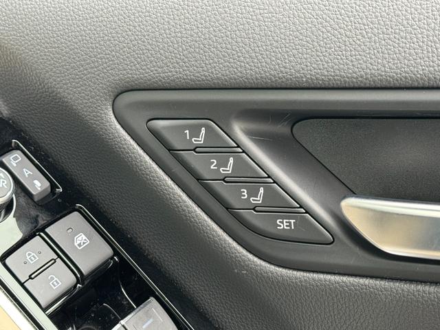 シートメモリー機能付き。