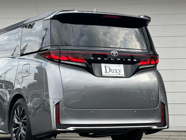 ヴェルファイアハイブリッド Ｚ　プレミア　内装ブラウン　１４型コネクトナビ　左右独立ムーンルーフ　デジタルミラー　トヨタチームメイト　ユニバーサルステップ　シートベンチレーション＆ヒーター　ＢＳＭ　ＨＵＤ　ＡＣ１５００Ｗ　純正１９インチＡＷ（24枚目）