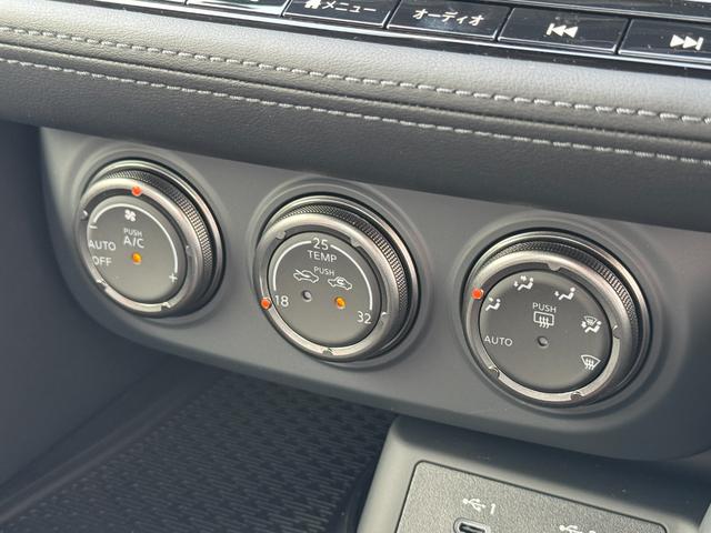 【左右分離型フルオートエアコン】左右独立エアコンになっておりますので、運転席側と助手席側で異なる温度の風を出すことが可能ですので、隣の人に気を使わなくても大丈夫！