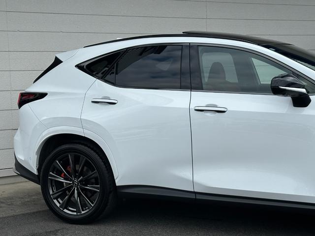 NX NX350h Fスポーツ 内装レッド オレンジキャリパー パノラマルーフ 14型コネクトナビ 内蔵型ドラレコ前後 デジタルインナーミラー シートクーラー&ヒーター 置くだけ充電 BSM HUD AC100V 純正20インチAW(14枚目)