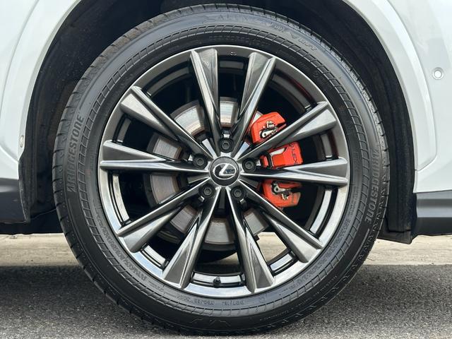 NX NX350h Fスポーツ 内装レッド オレンジキャリパー パノラマルーフ 14型コネクトナビ 内蔵型ドラレコ前後 デジタルインナーミラー シートクーラー&ヒーター 置くだけ充電 BSM HUD AC100V 純正20インチAW(27枚目)