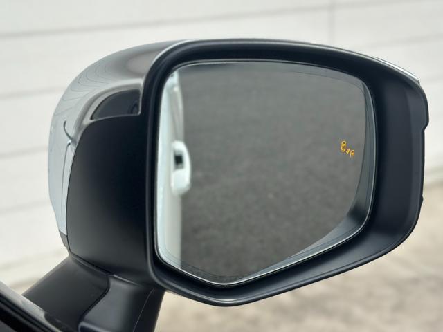 ランドクルーザー ＺＸ　内装ベージュ　モデリスタエアロ　１２．３型ＪＢＬナビ　リヤエンター　クールＢＯＸ　寒冷地仕様　空気圧センサー　電動リヤデフロック　トノカバー　電動格納サードシート　アクセサリーコンセント　純正２０ＡＷ（22枚目）