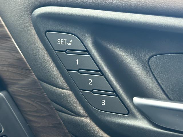 ヴェルファイアハイブリッド エグゼクティブラウンジ　黒本革　モデリスタエアロ　オプション１９インチアルミホイール　ＪＢＬプレミアサウンドシステム＋リヤエンターテイメント　デジタルミラー　左右独立ムーンルーフ　１４型コネクトナビ　ヘッドアップディスプレイ（62枚目）