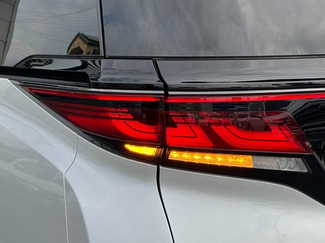 ヴェルファイアハイブリッド Ｚ　プレミア　内装ブラウン　ＧＲエアロ＋マフラー　デジタルミラー　後席フリップダウンモニター　左右独立ムーンルーフ　ヘッドアップディスプレイ　トヨタチームメイト　シートヒーター＆クーラー　置くだけ充電　純正１９ＡＷ（25枚目）