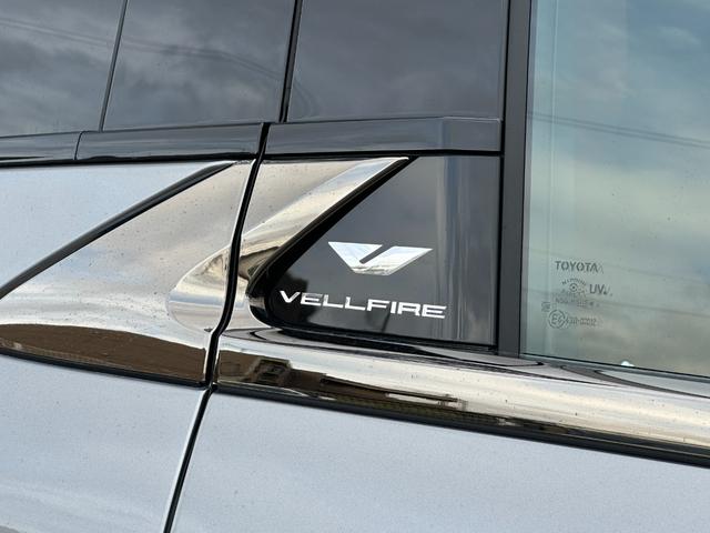 ヴェルファイアハイブリッド Ｚ　プレミア　内装ブラウン　１４型コネクトナビ　左右独立ムーンルーフ　デジタルミラー　トヨタチームメイト　ユニバーサルステップ　シートベンチレーション＆ヒーター　ＢＳＭ　ＨＵＤ　ＡＣ１５００Ｗ　純正１９インチＡＷ（21枚目）