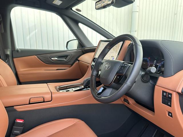 ヴェルファイアハイブリッド Ｚ　プレミア　内装ブラウン　１４型コネクトナビ　左右独立ムーンルーフ　デジタルミラー　トヨタチームメイト　ユニバーサルステップ　シートベンチレーション＆ヒーター　ＢＳＭ　ＨＵＤ　ＡＣ１５００Ｗ　純正１９インチＡＷ（35枚目）