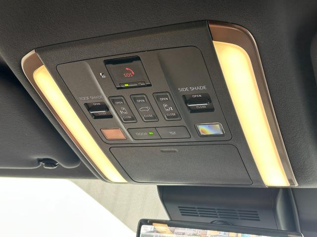 ヴェルファイアハイブリッド Ｚ　プレミア　内装ブラウン　１４型コネクトナビ　左右独立ムーンルーフ　デジタルミラー　トヨタチームメイト　ユニバーサルステップ　シートベンチレーション＆ヒーター　ＢＳＭ　ＨＵＤ　ＡＣ１５００Ｗ　純正１９インチＡＷ（55枚目）