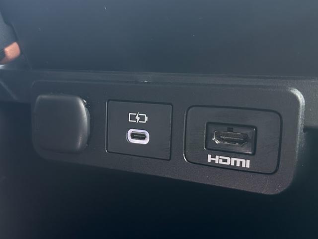 ヴェルファイアハイブリッド Ｚ　プレミア　内装ブラウン　１４型コネクトナビ　左右独立ムーンルーフ　デジタルミラー　トヨタチームメイト　ユニバーサルステップ　シートベンチレーション＆ヒーター　ＢＳＭ　ＨＵＤ　ＡＣ１５００Ｗ　純正１９インチＡＷ（60枚目）