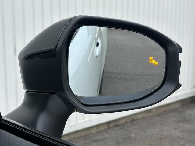 カローラクロス ハイブリッド　Ｚ　改良後モデル　１０．５インチコネクトナビ　パノラマルーフ　アダプティブハイビーム　パノラミックビューモニター　シートヒーター＆クーラー　ステアリングヒーター　アドバンスパーク　ナノイーＸ　純正１８ＡＷ（22枚目）