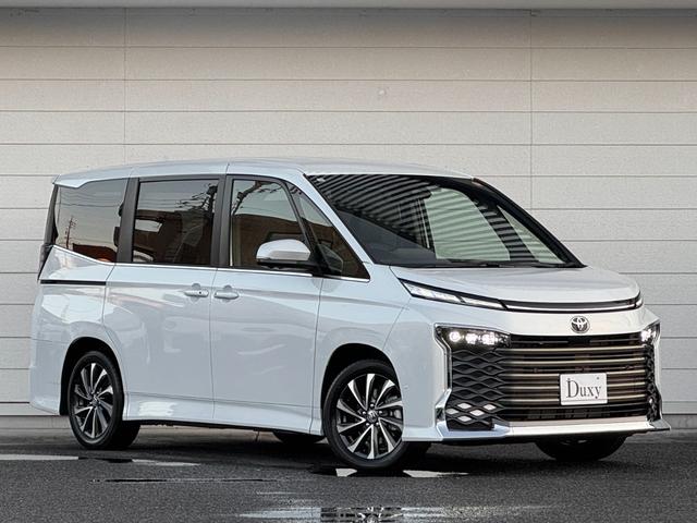 ヴォクシー 　改良モデル　１０．５型コネクトナビ　３眼ＬＥＤヘッドライト　快適利便パッケージＨｉ　トヨタチームメイト　アドバンストパーク　デジタルインナーミラー　後席シートヒーター　純正１７インチＡＷ（11枚目）