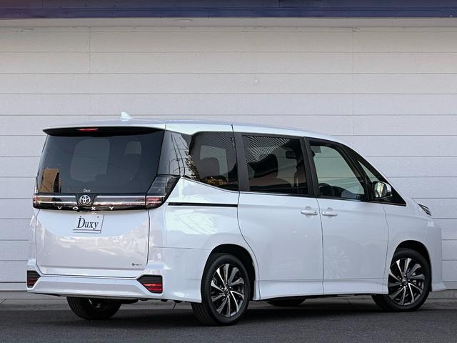 ヴォクシー 　改良モデル　１０．５型コネクトナビ　３眼ＬＥＤヘッドライト　快適利便パッケージＨｉ　トヨタチームメイト　アドバンストパーク　デジタルインナーミラー　後席シートヒーター　純正１７インチＡＷ（13枚目）