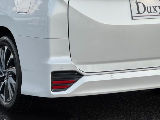 ヴォクシー 　改良モデル　１０．５型コネクトナビ　３眼ＬＥＤヘッドライト　快適利便パッケージＨｉ　トヨタチームメイト　アドバンストパーク　デジタルインナーミラー　後席シートヒーター　純正１７インチＡＷ（25枚目）