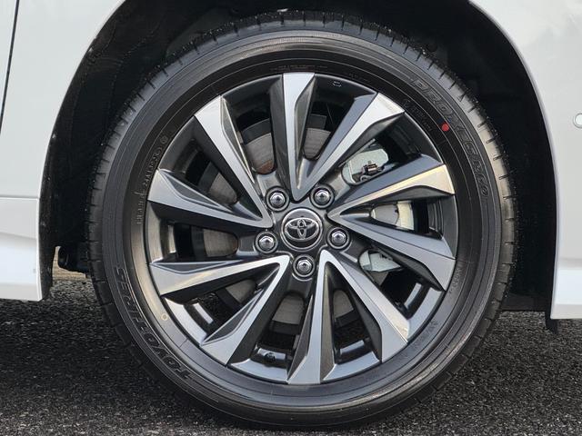 ヴォクシー 　改良モデル　１０．５型コネクトナビ　３眼ＬＥＤヘッドライト　快適利便パッケージＨｉ　トヨタチームメイト　アドバンストパーク　デジタルインナーミラー　後席シートヒーター　純正１７インチＡＷ（26枚目）