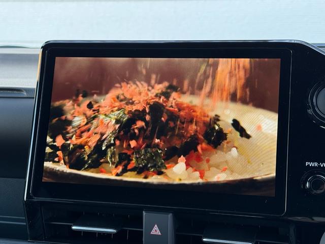 ヴォクシー 　改良モデル　１０．５型コネクトナビ　３眼ＬＥＤヘッドライト　快適利便パッケージＨｉ　トヨタチームメイト　アドバンストパーク　デジタルインナーミラー　後席シートヒーター　純正１７インチＡＷ（42枚目）