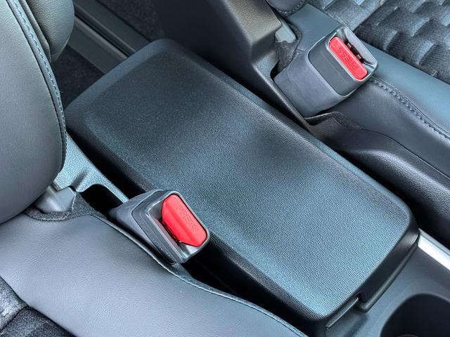 ヴォクシー 　改良モデル　１０．５型コネクトナビ　３眼ＬＥＤヘッドライト　快適利便パッケージＨｉ　トヨタチームメイト　アドバンストパーク　デジタルインナーミラー　後席シートヒーター　純正１７インチＡＷ（63枚目）