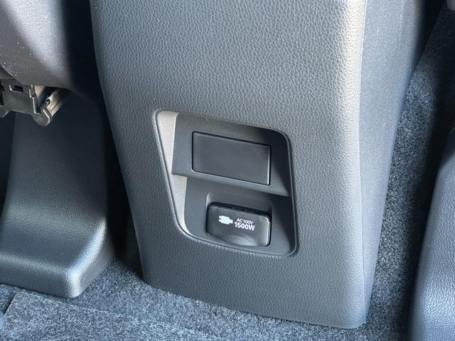 ヴォクシー 　改良モデル　１０．５型コネクトナビ　３眼ＬＥＤヘッドライト　快適利便パッケージＨｉ　トヨタチームメイト　アドバンストパーク　デジタルインナーミラー　後席シートヒーター　純正１７インチＡＷ（70枚目）