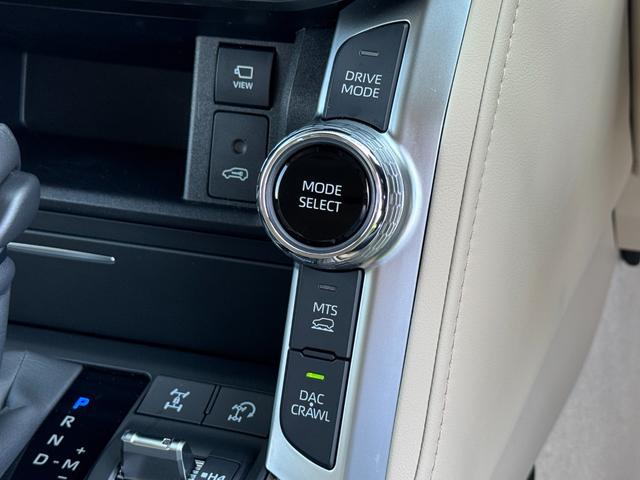 ランドクルーザー ＺＸ　モデリスタエアロ＋リヤスポイラー　１２．３型ＪＢＬコネクトナビ　リヤエンター　クールＢＯＸ　電動リヤデフロック　１２．３ＴＦＴカラーメーター　ブラックルーフレール　電動格納式サードシート　純正１８ＡＷ（60枚目）