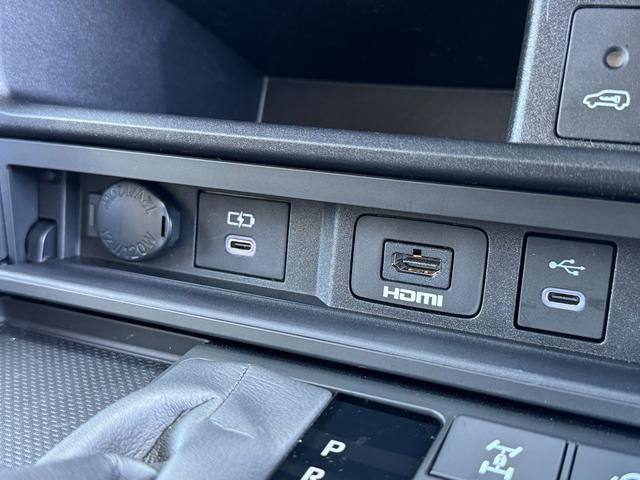 ランドクルーザー ＺＸ　モデリスタエアロ＋リヤスポイラー　１２．３型ＪＢＬコネクトナビ　リヤエンター　クールＢＯＸ　電動リヤデフロック　１２．３ＴＦＴカラーメーター　ブラックルーフレール　電動格納式サードシート　純正１８ＡＷ（62枚目）