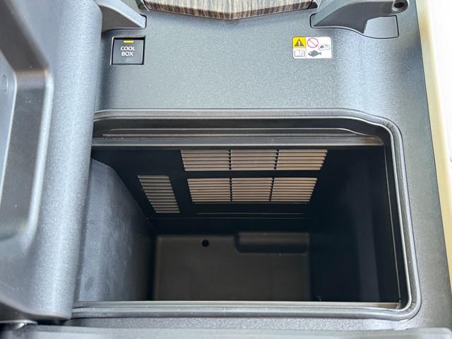 ランドクルーザー ＺＸ　モデリスタエアロ＋リヤスポイラー　１２．３型ＪＢＬコネクトナビ　リヤエンター　クールＢＯＸ　電動リヤデフロック　１２．３ＴＦＴカラーメーター　ブラックルーフレール　電動格納式サードシート　純正１８ＡＷ（65枚目）