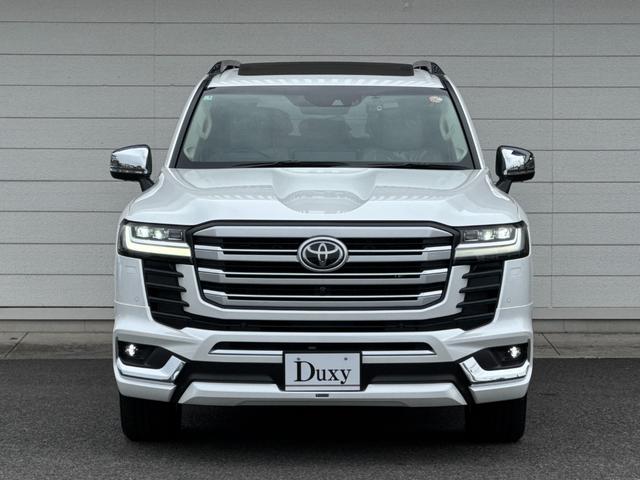 ランドクルーザー ＺＸ　内装ベージュ　モデリスタエアロ　１２．３型ＪＢＬナビ　リヤエンター　クールＢＯＸ　寒冷地仕様　空気圧センサー　電動リヤデフロック　トノカバー　電動格納サードシート　アクセサリーコンセント　純正２０ＡＷ（4枚目）