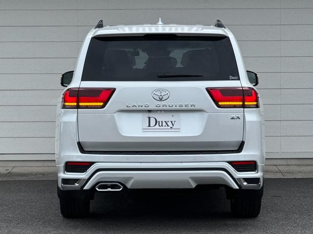 ランドクルーザー ＺＸ　内装ベージュ　モデリスタエアロ　１２．３型ＪＢＬナビ　リヤエンター　クールＢＯＸ　寒冷地仕様　空気圧センサー　電動リヤデフロック　トノカバー　電動格納サードシート　アクセサリーコンセント　純正２０ＡＷ（7枚目）