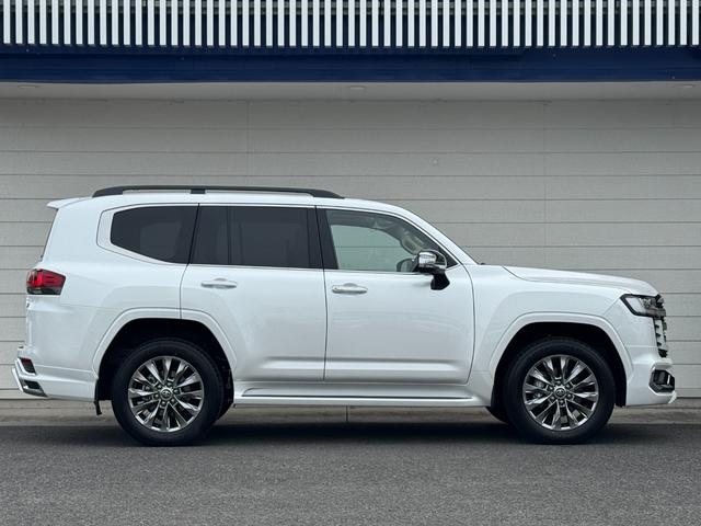 ランドクルーザー ＺＸ　内装ベージュ　モデリスタエアロ　１２．３型ＪＢＬナビ　リヤエンター　クールＢＯＸ　寒冷地仕様　空気圧センサー　電動リヤデフロック　トノカバー　電動格納サードシート　アクセサリーコンセント　純正２０ＡＷ（9枚目）