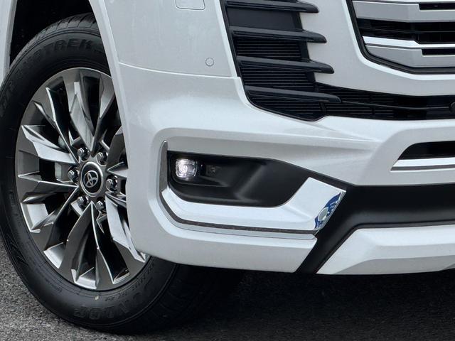 ランドクルーザー ＺＸ　内装ベージュ　モデリスタエアロ　１２．３型ＪＢＬナビ　リヤエンター　クールＢＯＸ　寒冷地仕様　空気圧センサー　電動リヤデフロック　トノカバー　電動格納サードシート　アクセサリーコンセント　純正２０ＡＷ（17枚目）