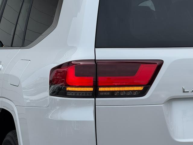 ランドクルーザー ＺＸ　内装ベージュ　モデリスタエアロ　１２．３型ＪＢＬナビ　リヤエンター　クールＢＯＸ　寒冷地仕様　空気圧センサー　電動リヤデフロック　トノカバー　電動格納サードシート　アクセサリーコンセント　純正２０ＡＷ（25枚目）